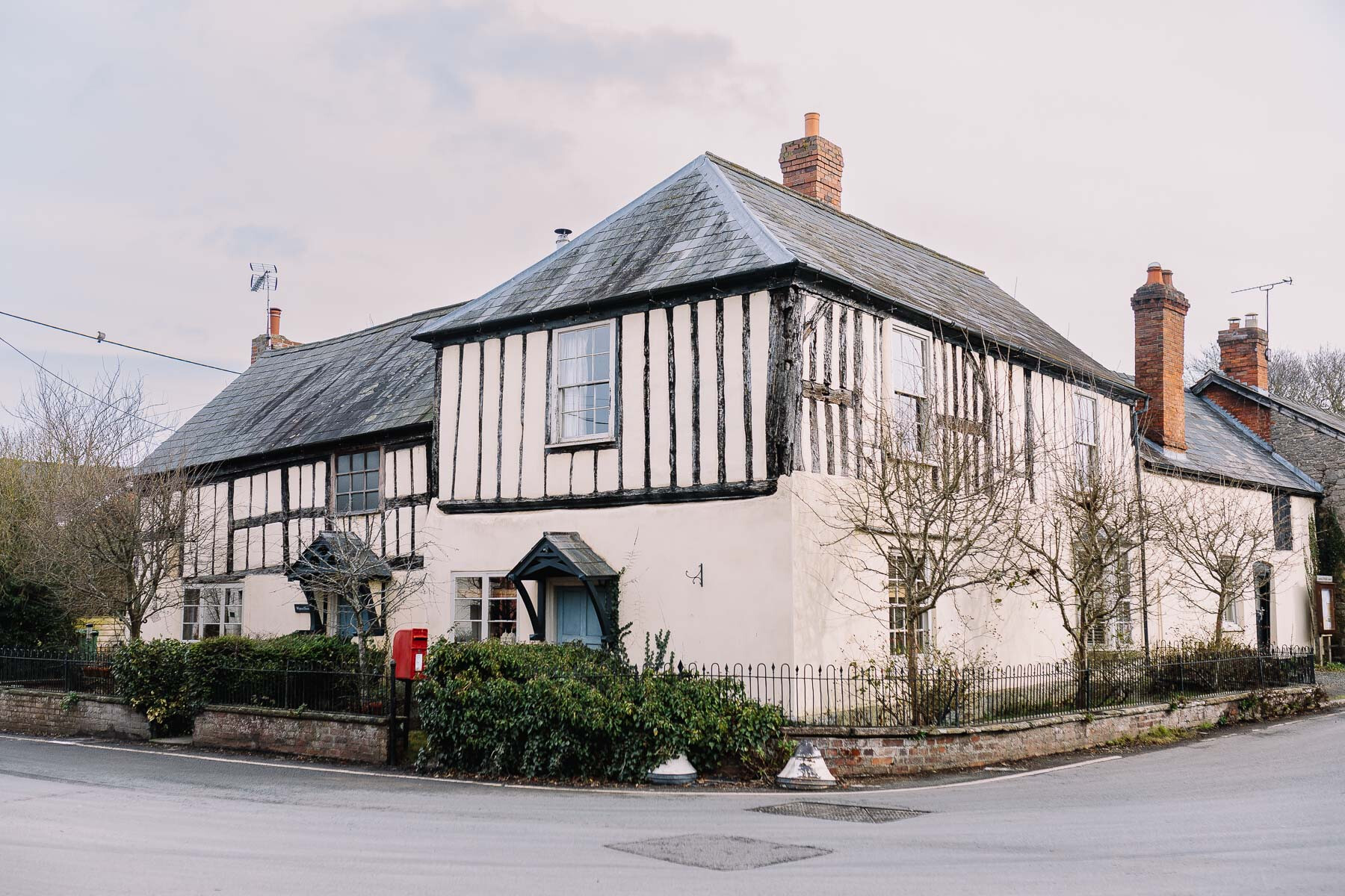 Black and white buildings in Lyonshall