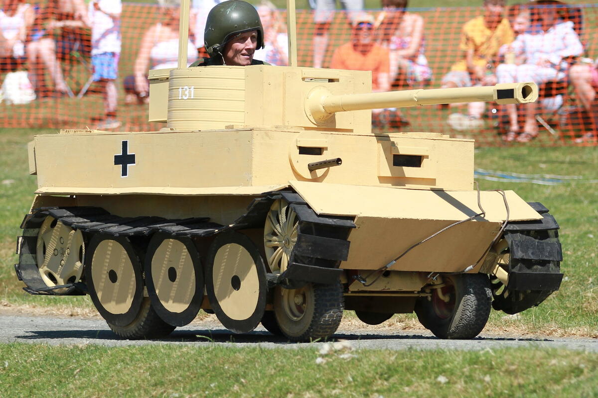 Soap box tank