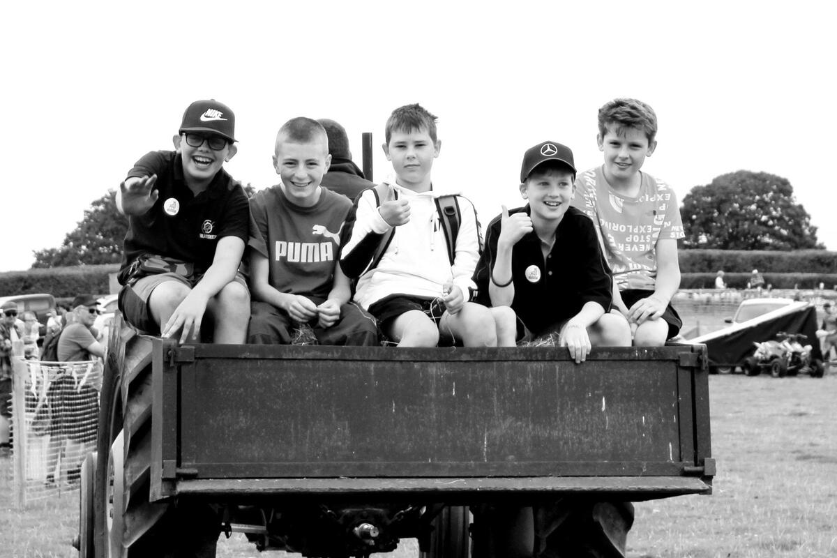 Vintage Cars & Tractors