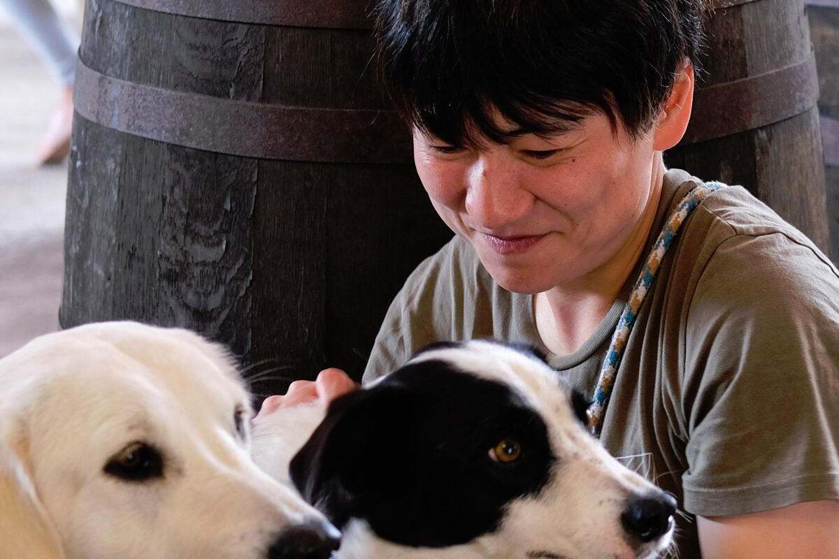 Yuki meeting some new friends