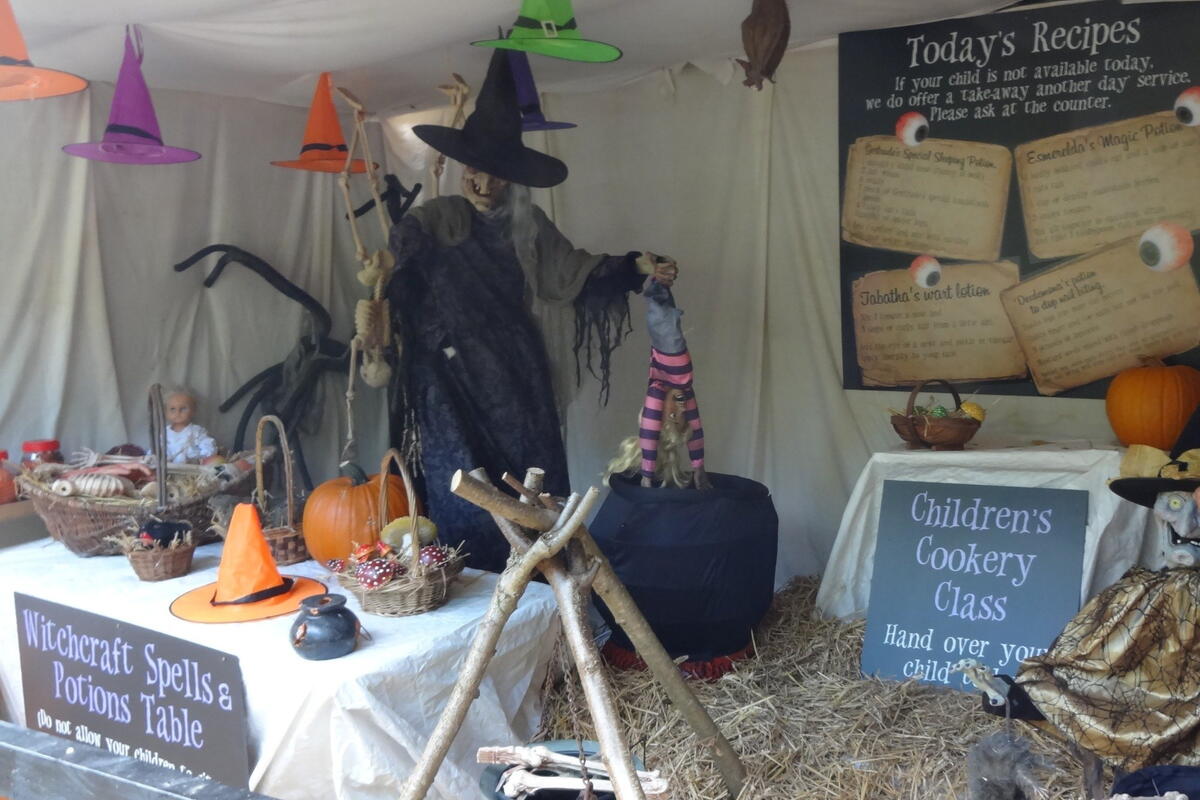 Witches cookery school