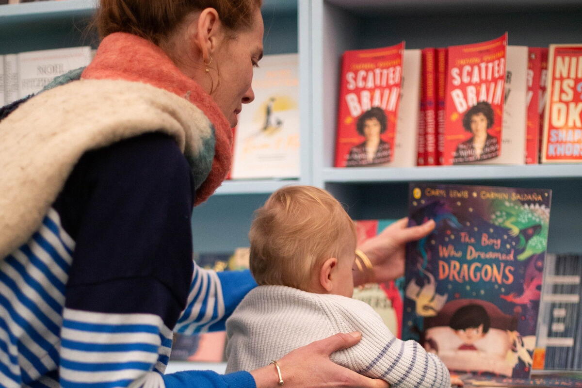 Hay Festival Winter Weekend 2025 - people in a bookshop