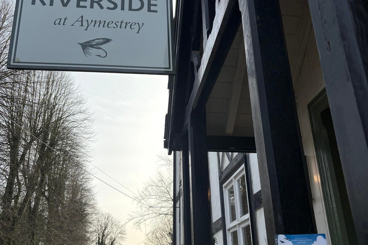 Gorgeous Riverside Inn