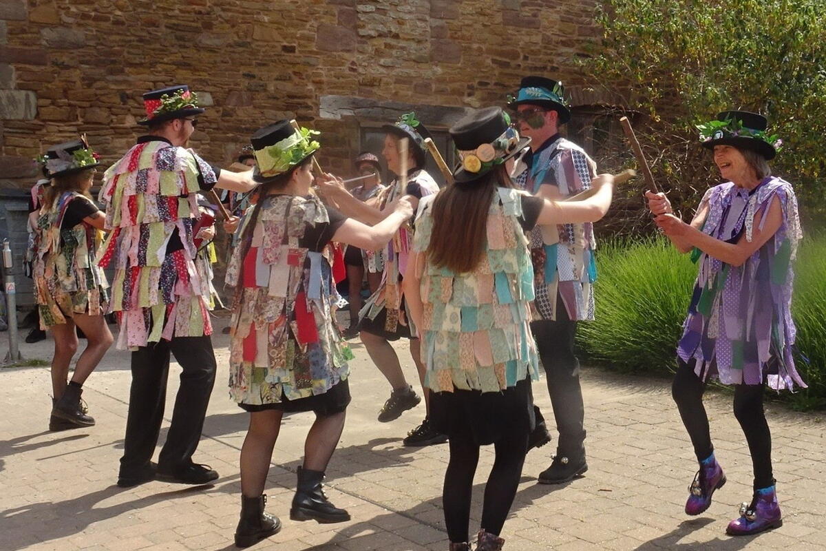 Ledbury Morris entertain