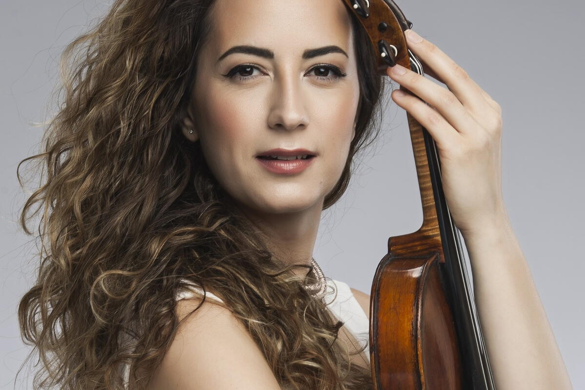 Violist Milena Simovic