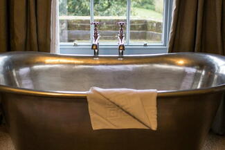 Verzon House Bathtub