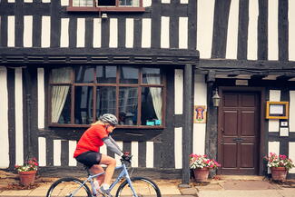 Cycling through Pembridge