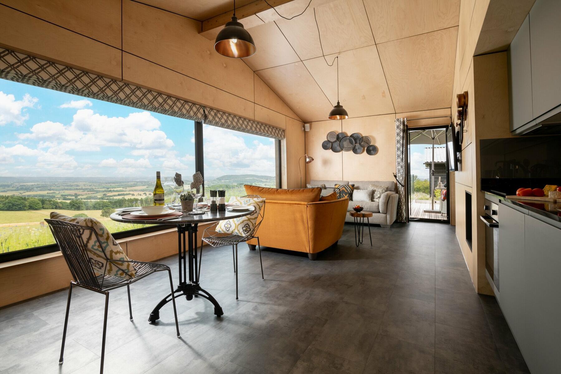 Peregrine Retreat Open plan dining, kitchen & living room