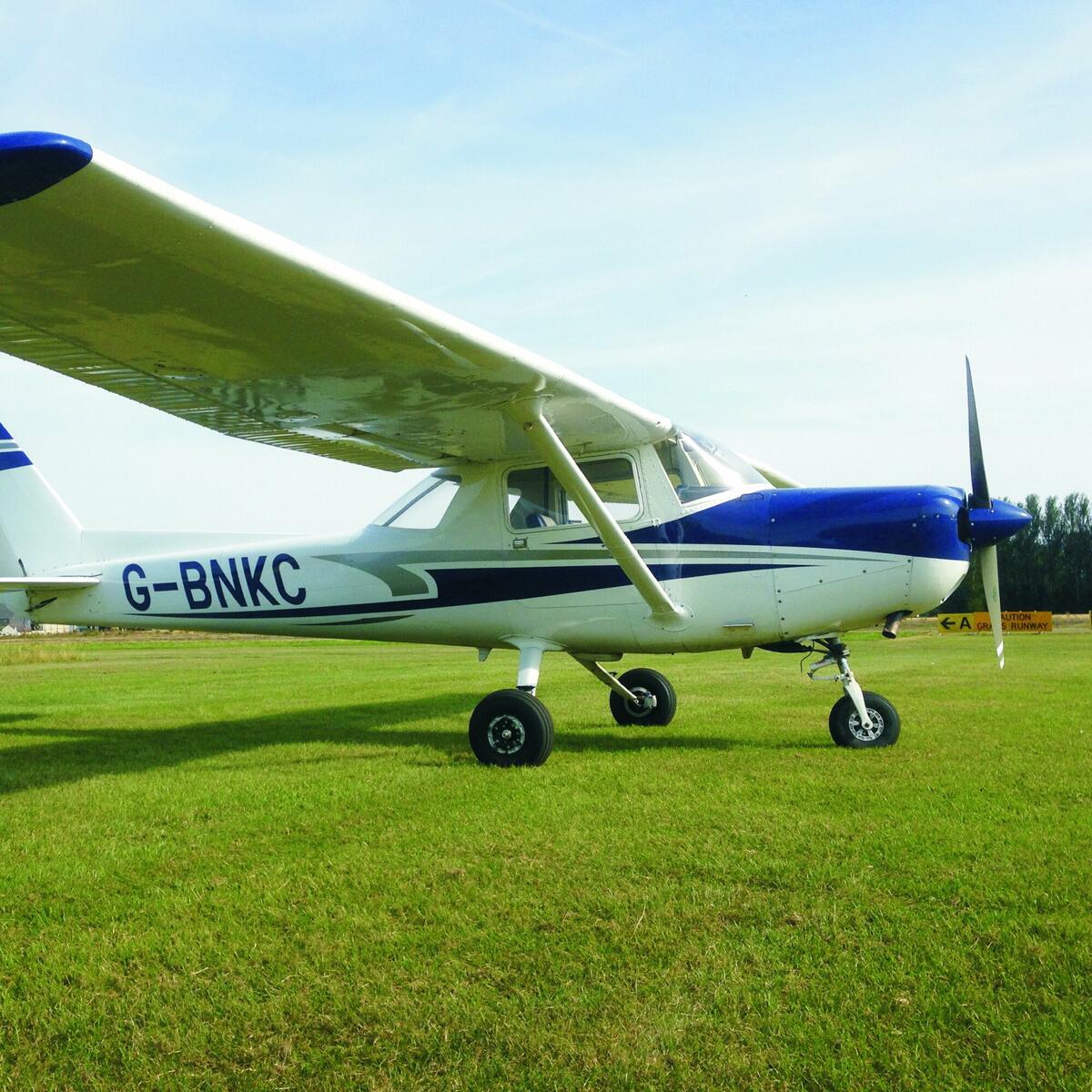 Club Cessna 152, ideal for a one to one Trial Flight