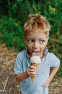 Kids at Rowlestone Court Farm ice cream