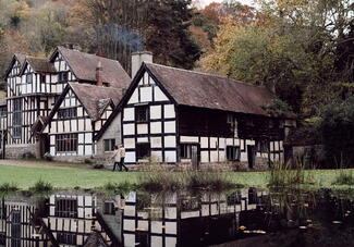 Black and White Estate