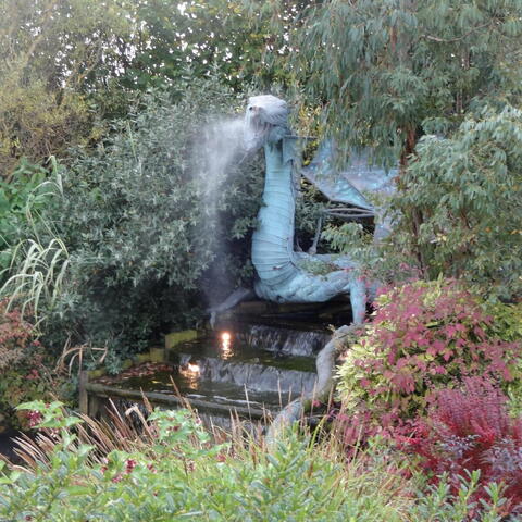 Dragon sculpture at Ralph Court Gardens
