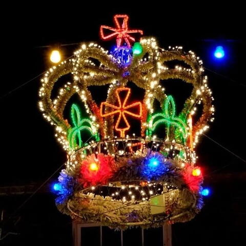 Bromyard Christmas light display of a crown