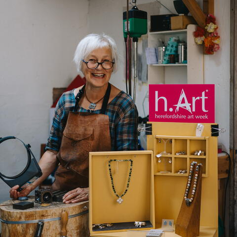 Clare de La Torre jeweller