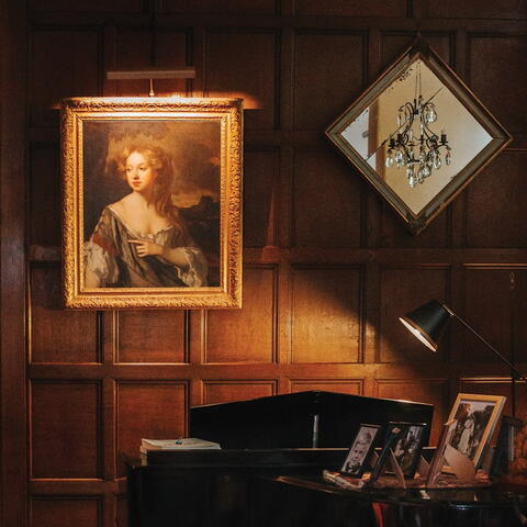 Hellens Art Curator's Tour
